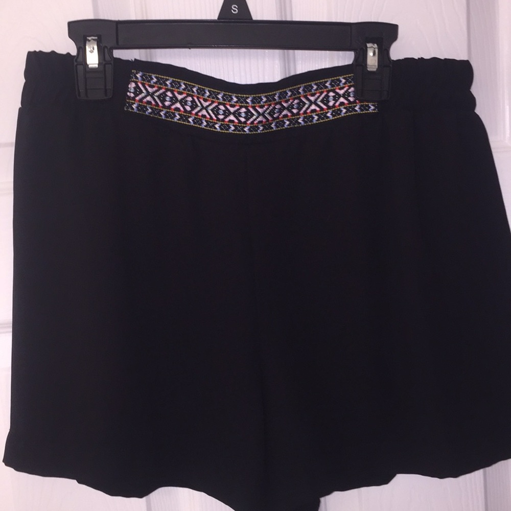 festival short with embroidered waistband